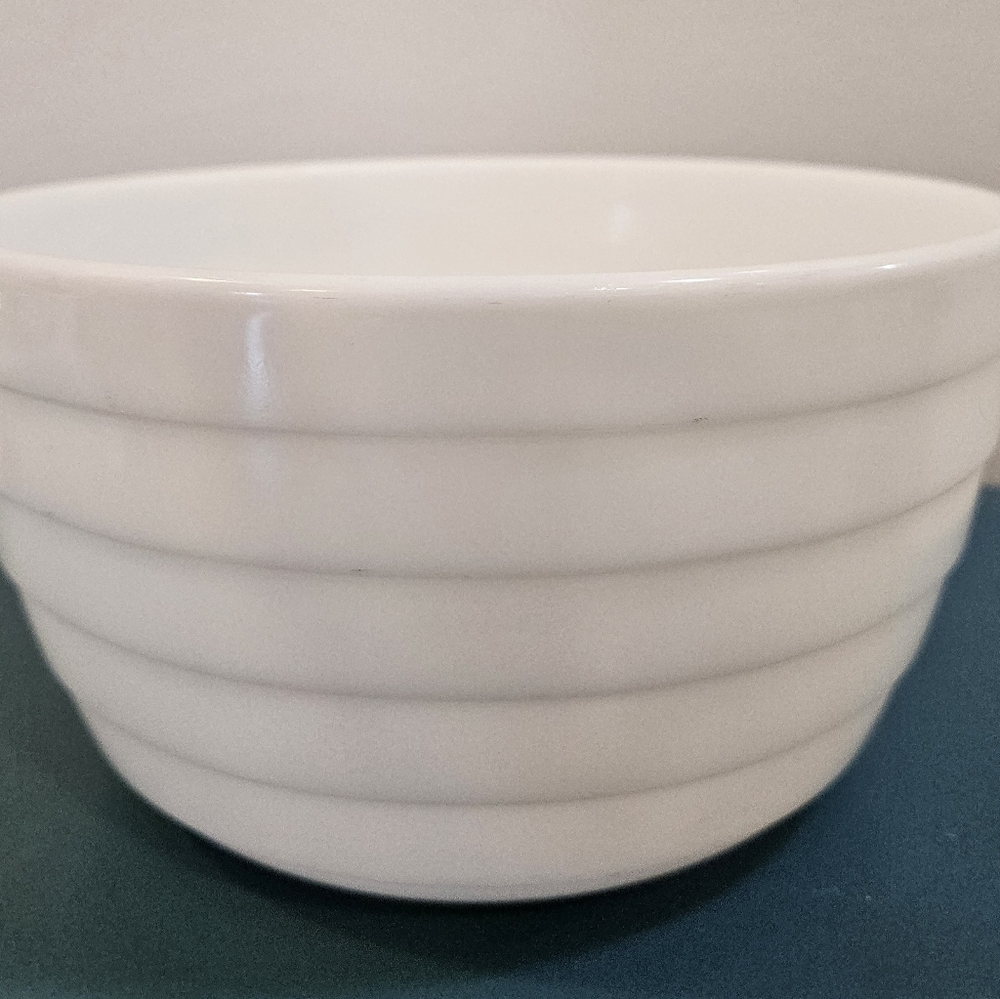 Vintage PYREX for Westinghouse Bee-Hive Milk Glass Mixing Bowl